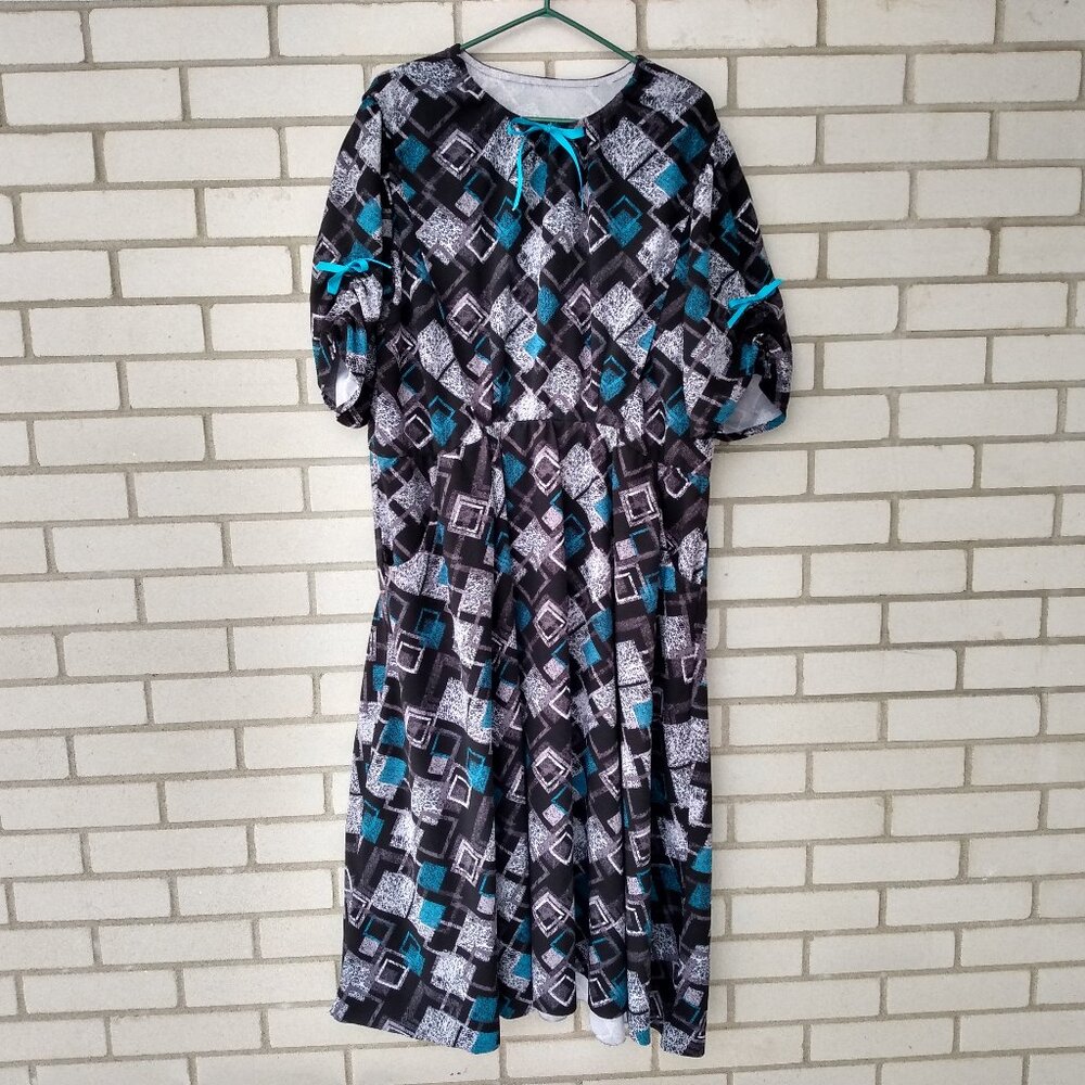 Vintage Plus Size Mennonite Cape Dress 51" Bust XL 2X 3X Stretchy Handmade